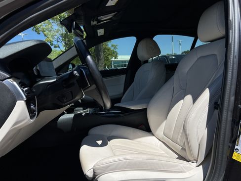 Used 2023 BMW 530i w/ Premium Package RWD image 16