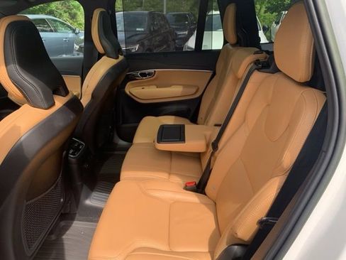 Used 2023 Volvo XC90 T8 Ultimate AWD/4WD image 18