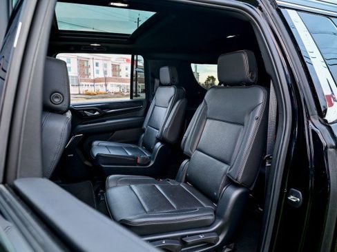 Used 2021 GMC Yukon XL Denali w/ Denali Premium Package image 20