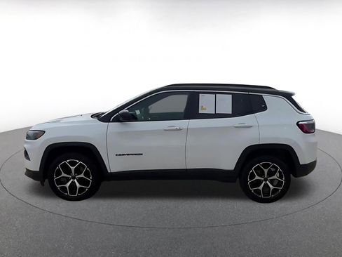 Used 2025 Jeep Compass Limited AWD/4WD image 9