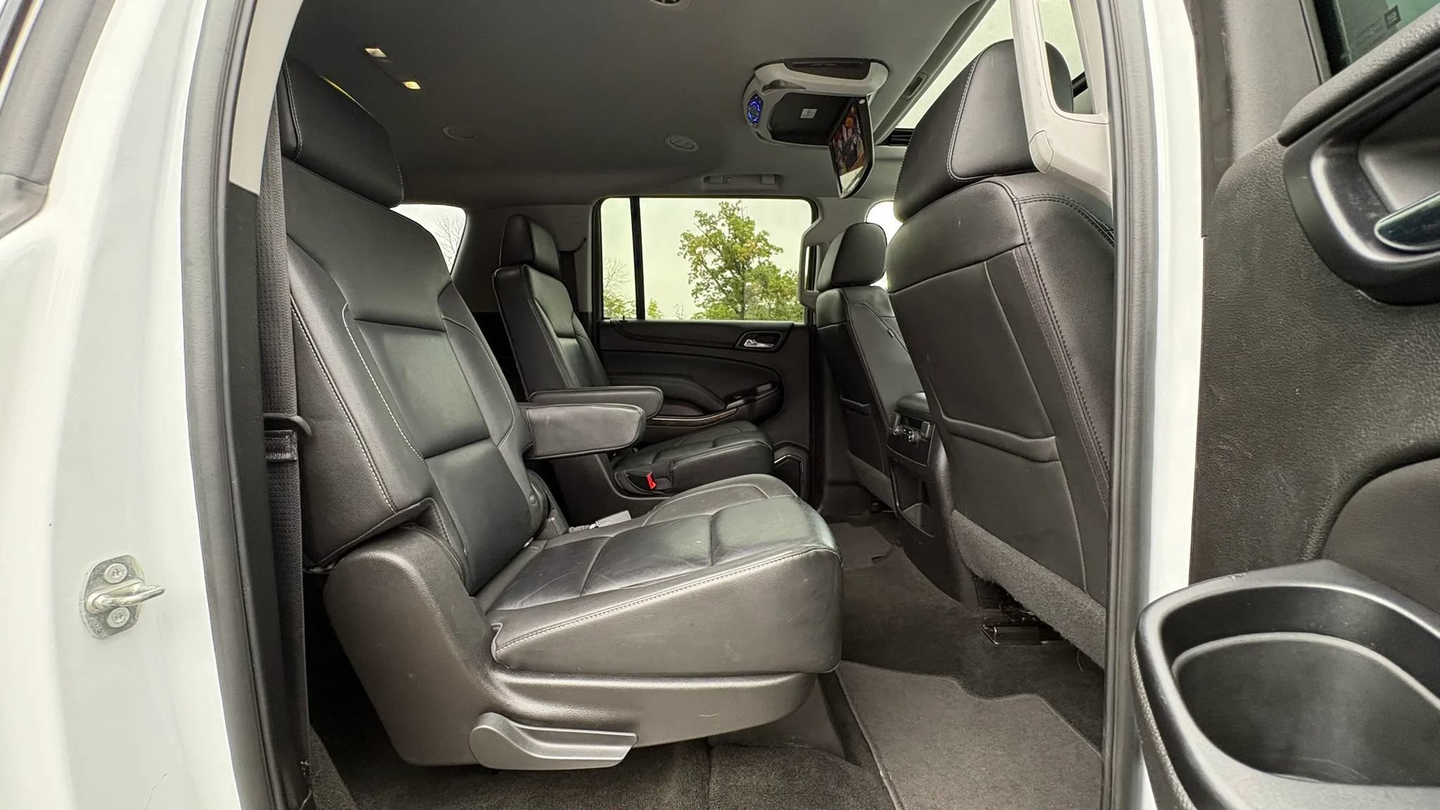 Used 2018 Chevrolet Suburban LT AWD/4WD image 40