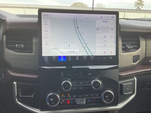 Used 2023 Ford Expedition Limited image 17