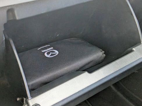 Used 2018 MAZDA MAZDA3 Touring FWD image 16