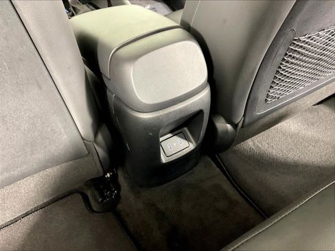 Used 2025 Hyundai Elantra Limited FWD image 10
