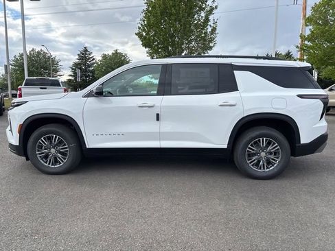 New 2026 Chevrolet Traverse LT FWD image 2
