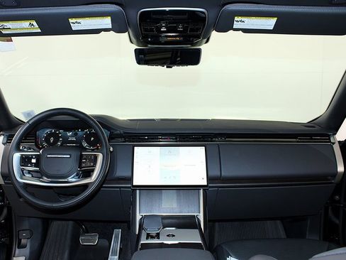 Used 2025 Land Rover Range Rover Autobiography image 13