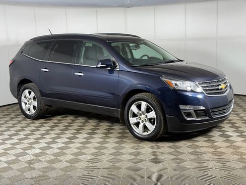Used 2016 Chevrolet Traverse LT w/ Style and Technology Package FWD image 41