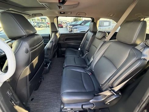 Used 2024 Honda Odyssey Touring image 11