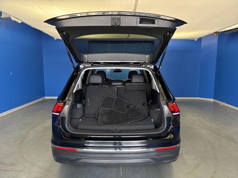 Certified 2023 Volkswagen Tiguan SE FWD image 28