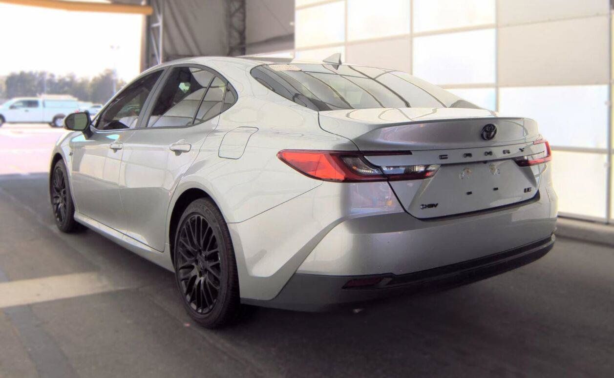 Used 2026 Toyota Camry LE FWD image 13