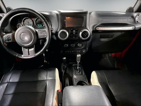 Used 2012 Jeep Wrangler Unlimited Sahara w/ Connectivity Group AWD/4WD image 8