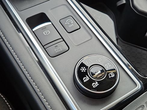 Certified 2023 Nissan Pathfinder SL image 24