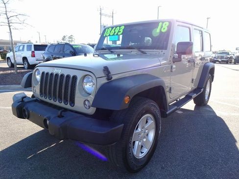 Used 2018 Jeep Wrangler Unlimited Sport S image 8