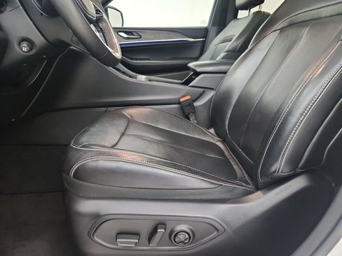 Used 2023 Jeep Grand Cherokee L Overland AWD/4WD image 22