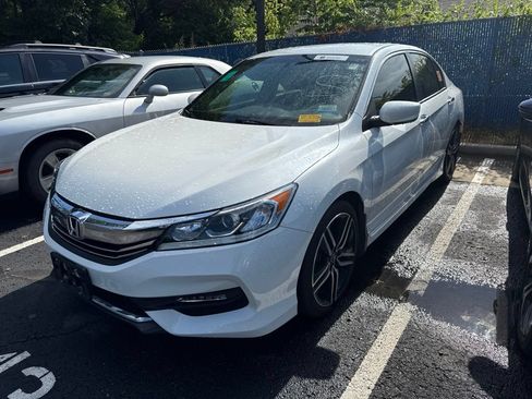 Used 2017 Honda Accord Sport Special Edition image 3