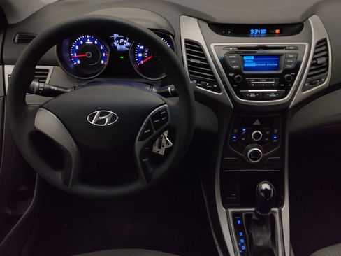 Used 2016 Hyundai Elantra SE FWD image 22