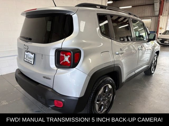 Used 2016 Jeep Renegade Latitude FWD image 9