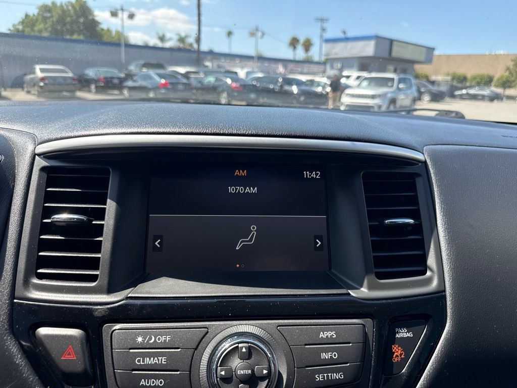 Used 2020 Nissan Pathfinder S AWD/4WD image 15