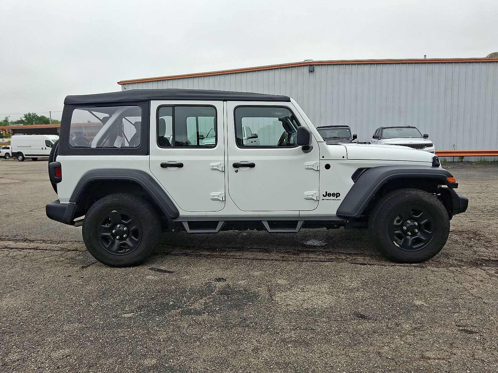 Used 2025 Jeep Wrangler Unlimited Sport AWD/4WD image 25
