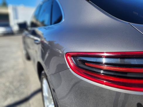 Used 2015 Porsche Macan Turbo AWD/4WD image 42