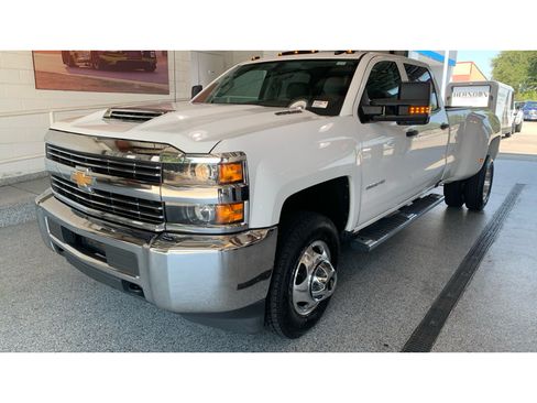 Used 2017 Chevrolet Silverado 3500 W/T w/ WT Convenience Package AWD/4WD image 4