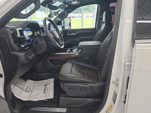 Certified 2025 Chevrolet Silverado 2500 High Country w/ Technology Package AWD/4WD image 13