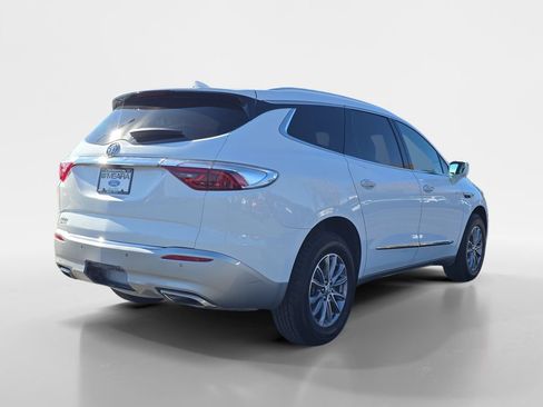Used 2024 Buick Enclave Premium image 5