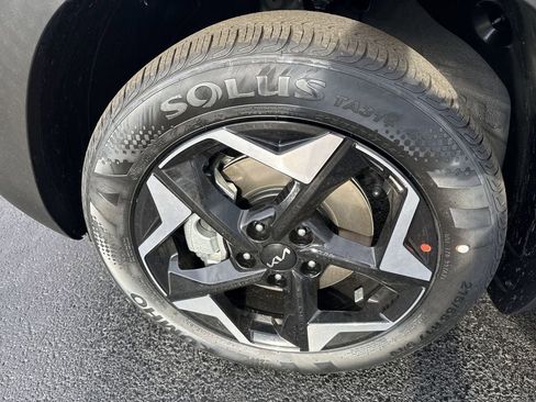 New 2026 Kia Seltos S AWD/4WD image 8