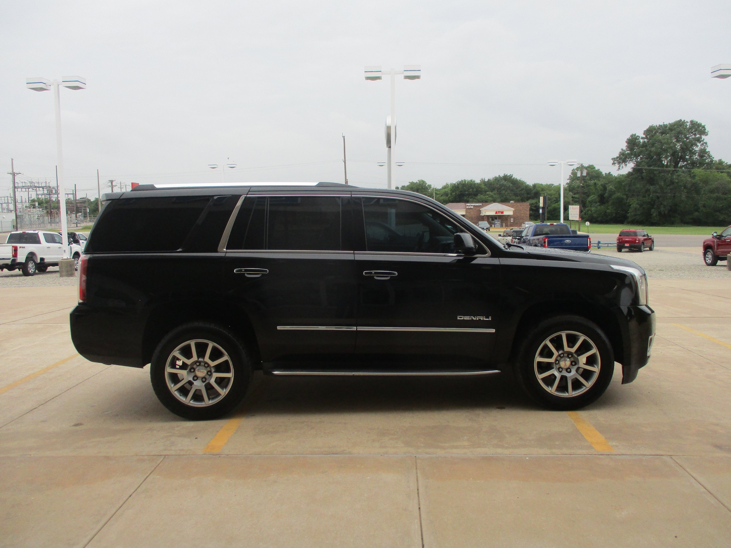 Used 2018 GMC Yukon Denali RWD image 7