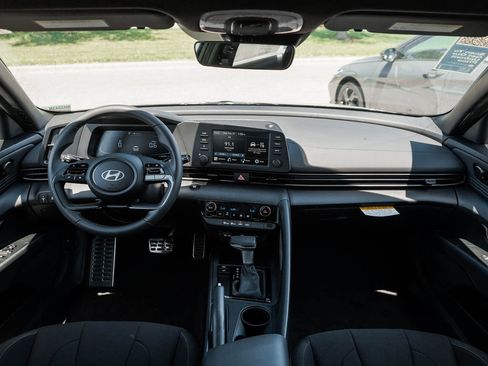 New 2026 Hyundai Elantra Sport FWD image 11