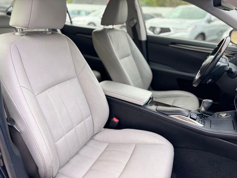 Used 2017 Lexus ES 300h image 14