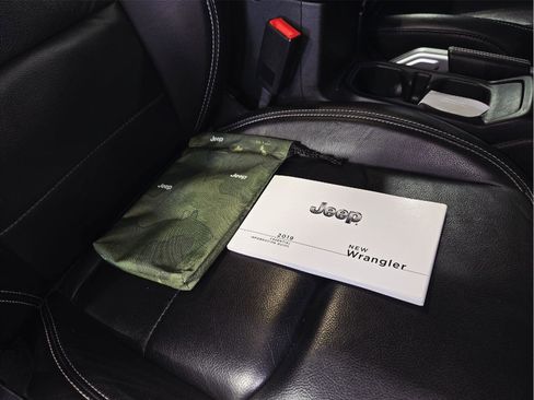 Used 2019 Jeep Wrangler Unlimited Sahara AWD/4WD image 52