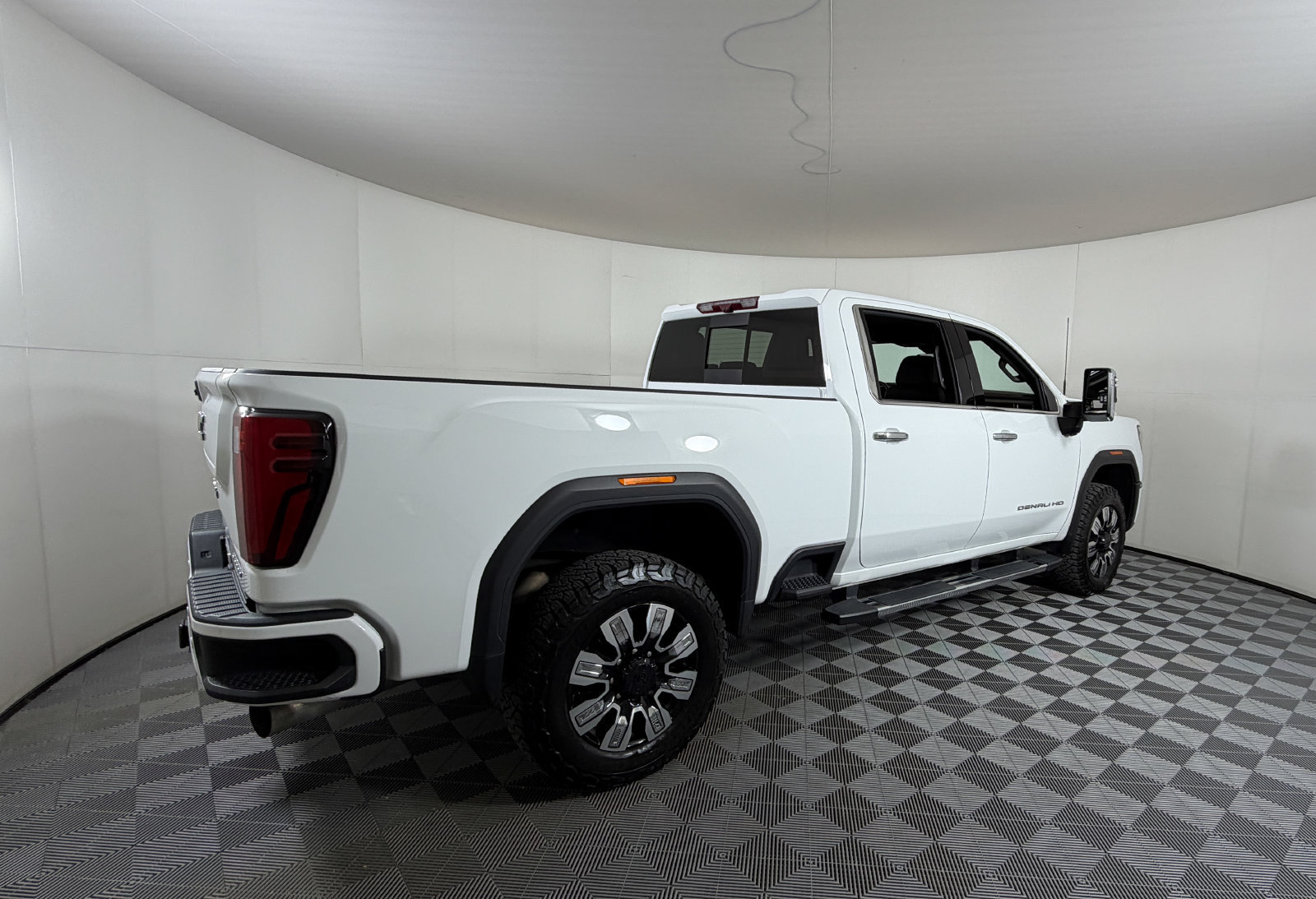 Used 2024 GMC Sierra 2500 Denali w/ Denali Reserve Package AWD/4WD image 4