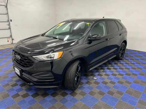 Used 2024 Ford Edge SE w/ Black Appearance Package image 8