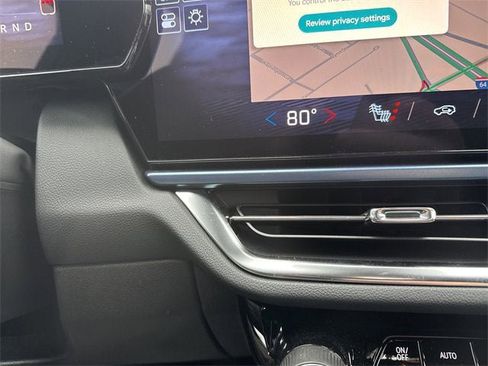 New 2025 Chevrolet Equinox EV LT image 28