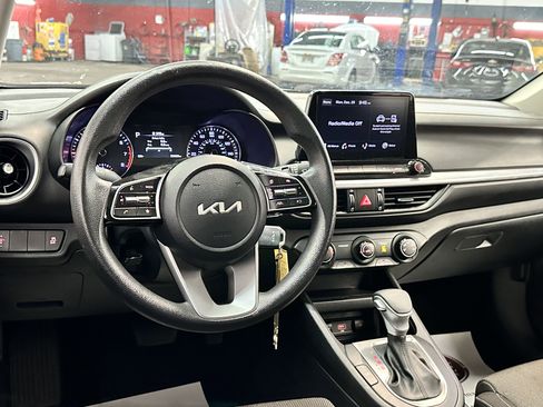 Used 2024 Kia Forte LXS image 13