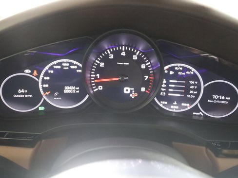 Certified 2023 Porsche Cayenne Platinum Edition image 18