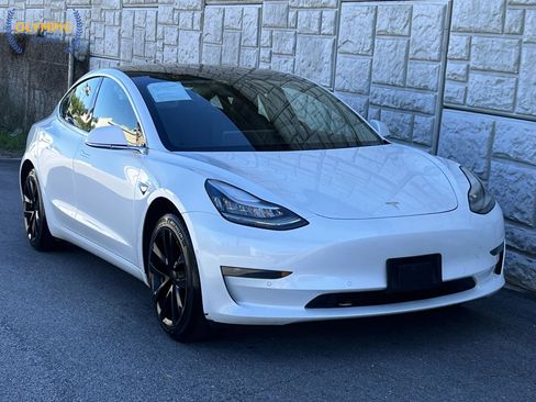 Used 2020 Tesla Model 3 Standard Range RWD image 3