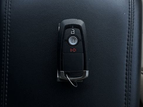 Used 2022 Ford Edge SE w/ Cargo Accessory Package image 23