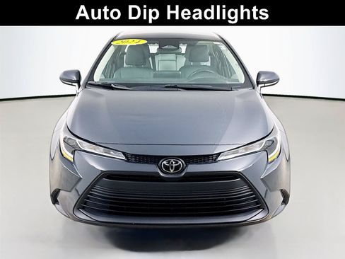 Used 2024 Toyota Corolla LE FWD image 3