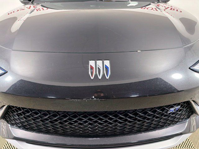 Used 2024 Buick Envista Sport Touring w/ Convenience I Package FWD image 4