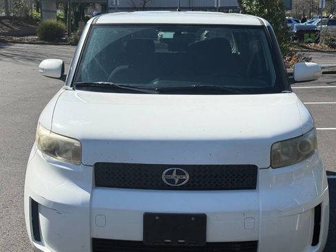 Used 2008 Scion xB image 2