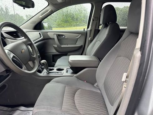 Used 2016 Chevrolet Traverse LS FWD image 16
