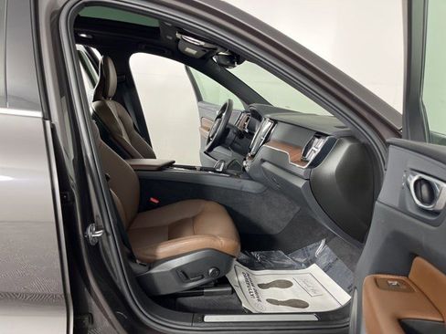 Used 2023 Volvo XC60 B5 Plus w/ Protection Package Premier FWD image 35