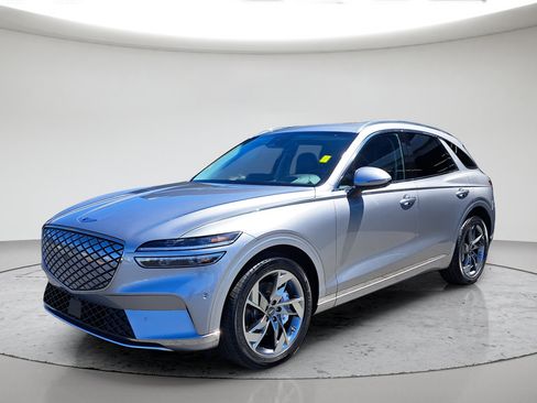 Used 2025 Genesis Electrified GV70 w/ Prestige Package AWD/4WD image 8