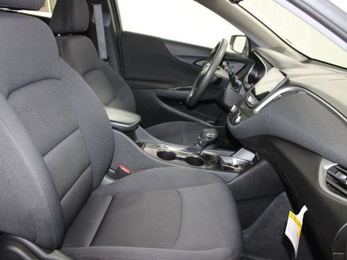 Used 2025 Chevrolet Malibu LT FWD image 33