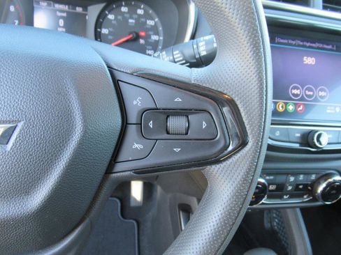 Used 2022 Chevrolet TrailBlazer LT w/ Convenience Package image 18