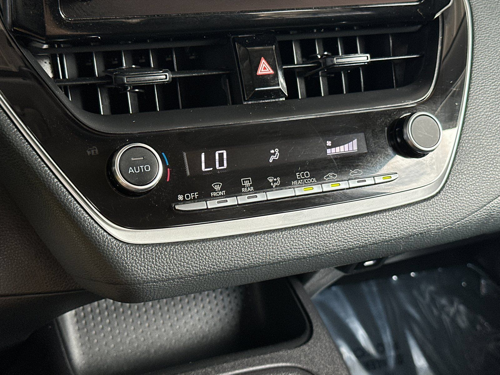 Used 2025 Toyota Corolla LE FWD image 17