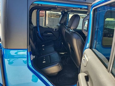 Used 2020 Jeep Gladiator Overland image 16