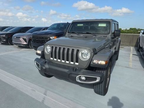 Used 2022 Jeep Wrangler Unlimited Sahara AWD/4WD image 2